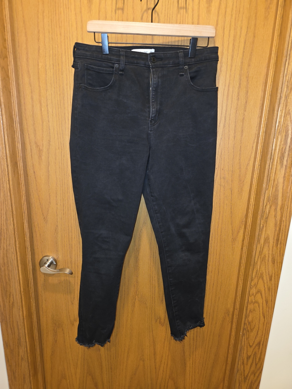 Abercrombie & Fitch Super Skinny Ankle High Rise Jean In Black